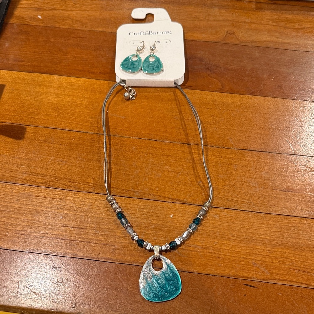 croft & barrow Teal and Silver Pendant Necklace with Matching Earrings